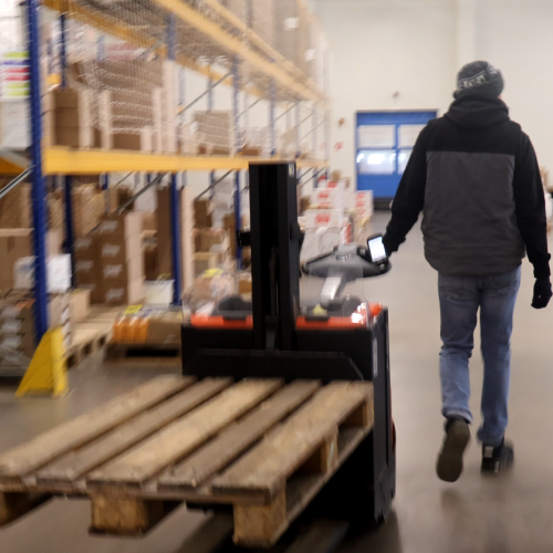 Une journée avec Didier, préparateur de commande